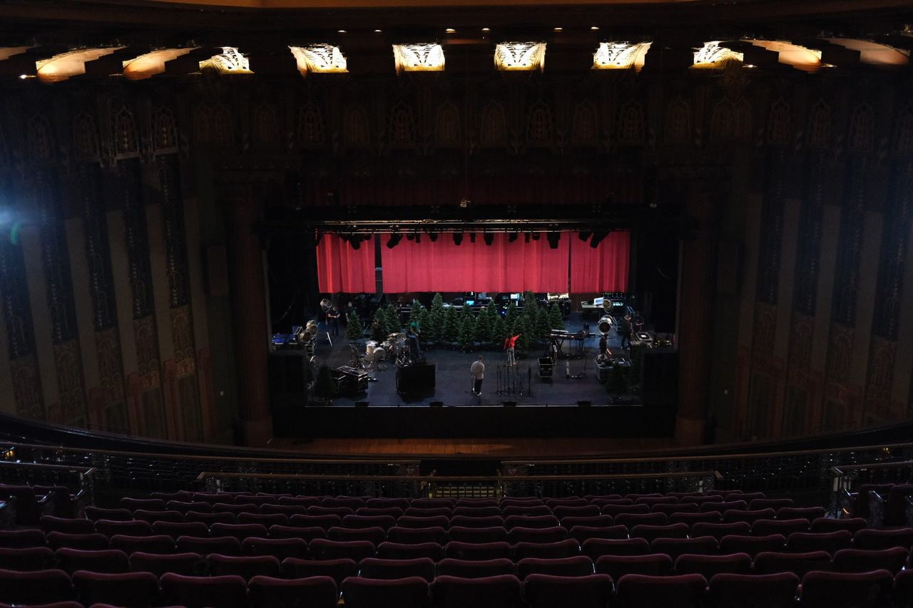 The Wiltern from the balcony during the Hallelujah! It's Christmas! capture